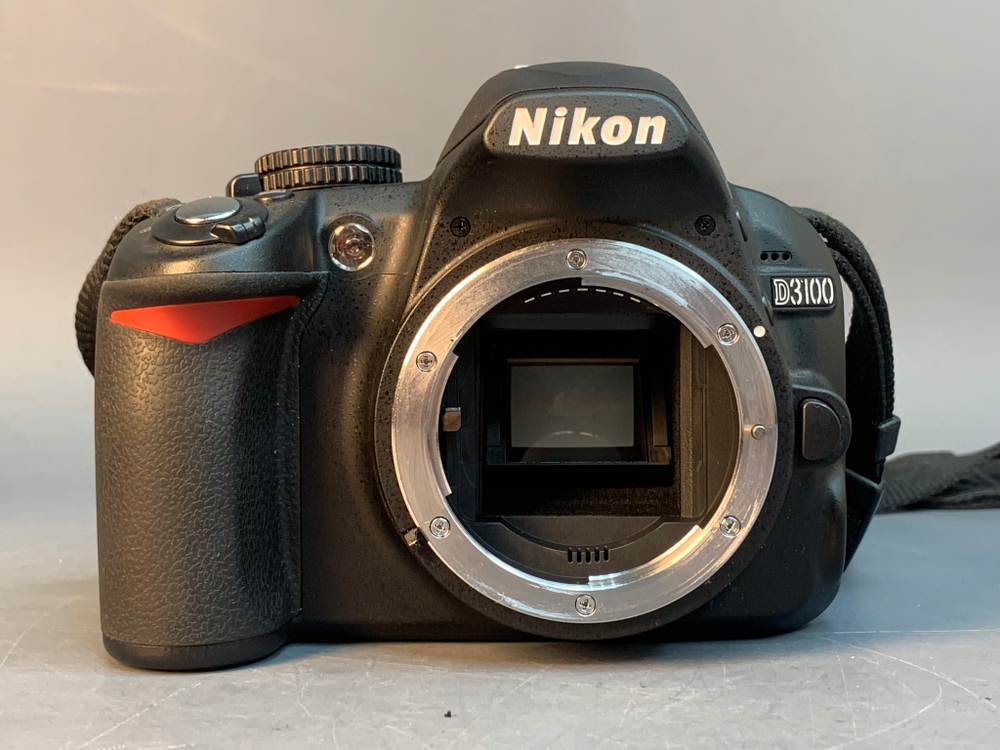 Nikon D3100 Kit 18-55mm 1000 кадров пробега