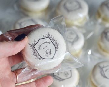 Макаронс с логотипом вашей компании