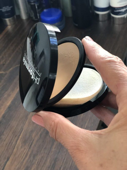 PHformula Compact foundation SPF 50+ Light - Компактное тональное средство SPF 50+ (светлый тон)