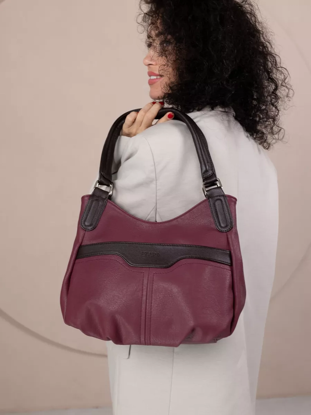 Сумка через плечо средняя классическая