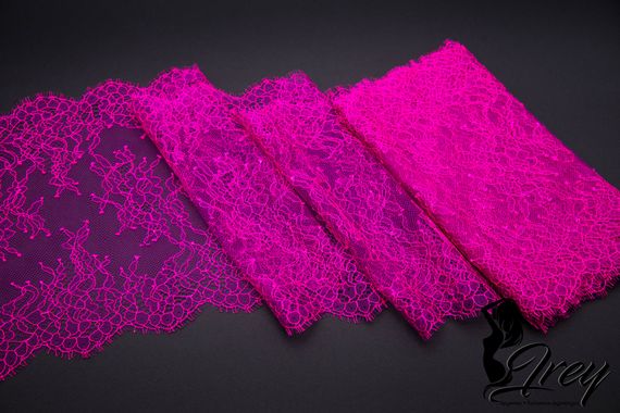 01-11 Кружево шантильи 23 см, фуксия/розовый
