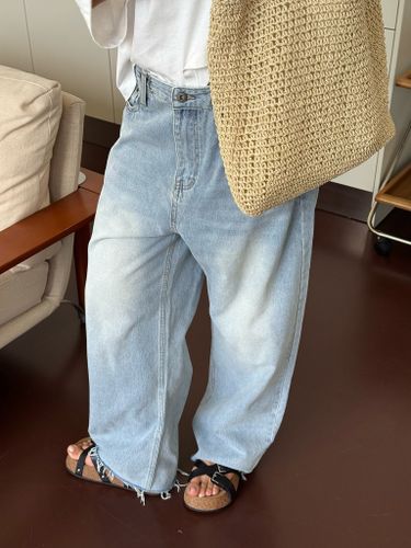 Голубые джинсы-трансформеры с крючками на поясе