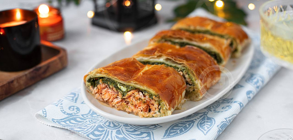 Форель Веллингтон со шпинатом и творожным сыром