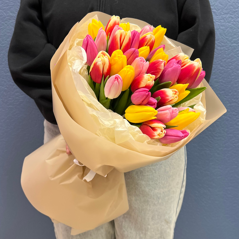 Букет свежих тюльпанов микс