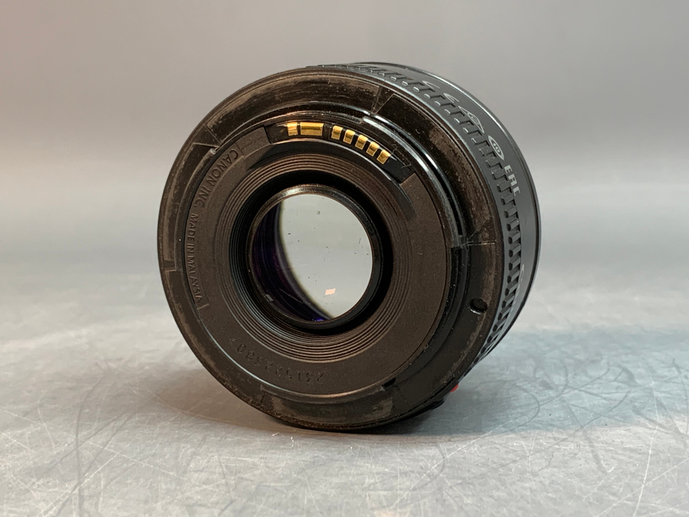 Canon EF 50mm 1.8 II, внутри пыль