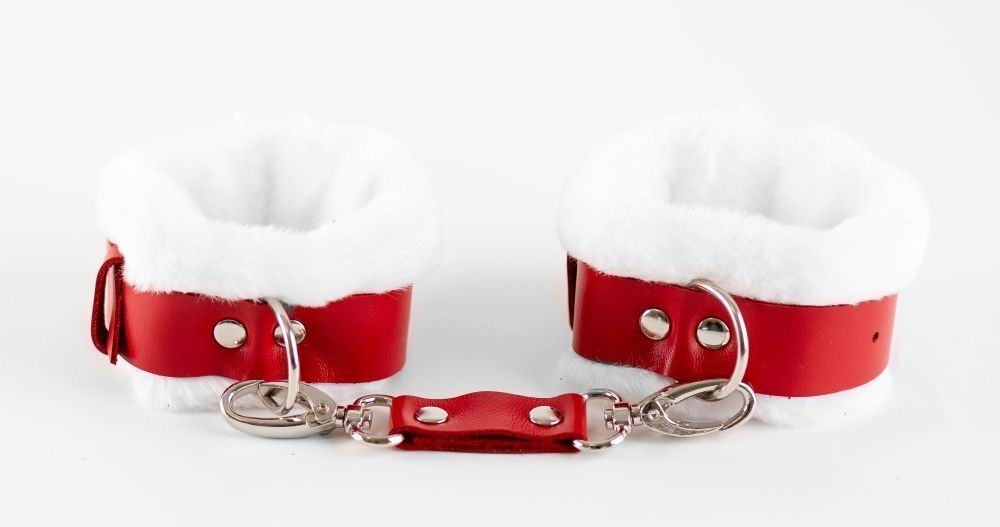 Бело-красные оковы из натуральной кожи с нежным мехом (Цвет: белый с красным)