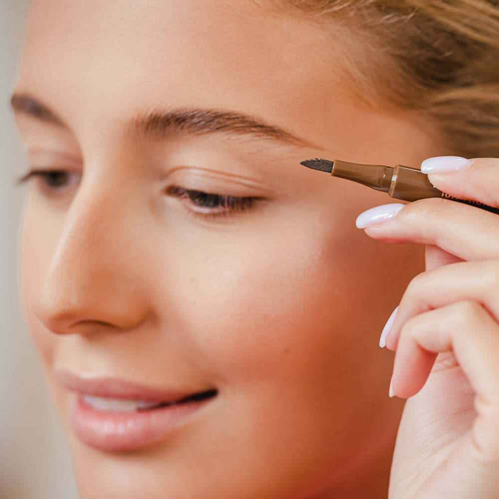 Dermacol 16H Microblade Tattoo - Водостойкий карандаш для бровей оттенок 02, 1 ml