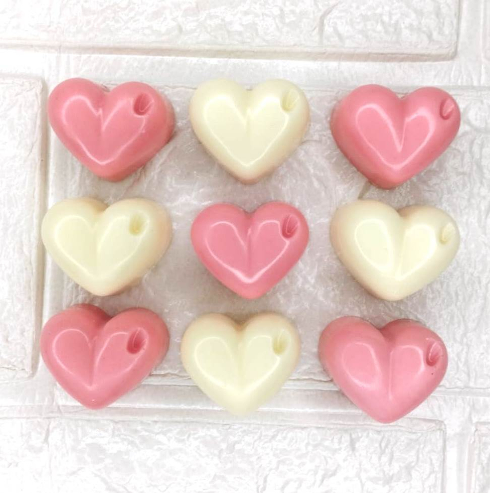 Набор шоколадных сердечек бело-розовых. 9 штук