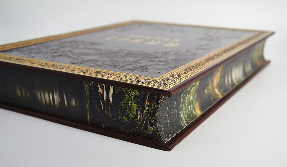 "Сказки, собранные братьями Гримм". Подарочная большеформатная книга