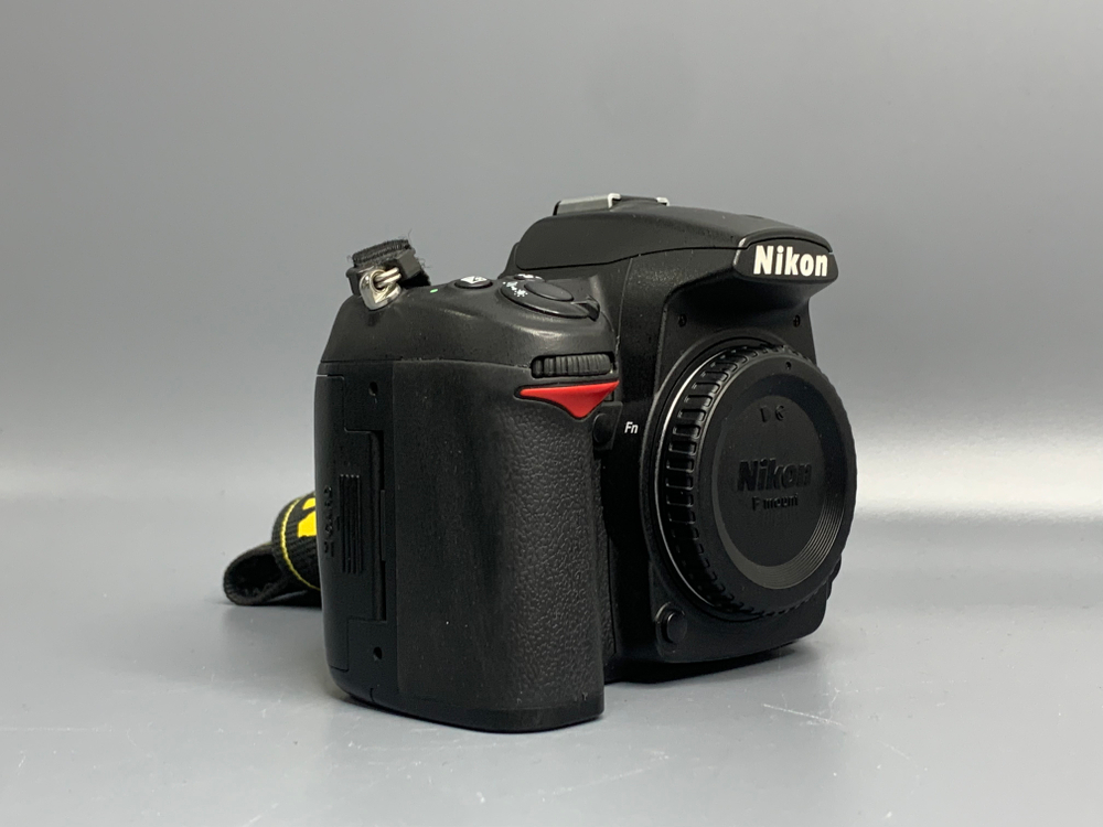 Nikon D7000 Тугой ход кнопки Live View