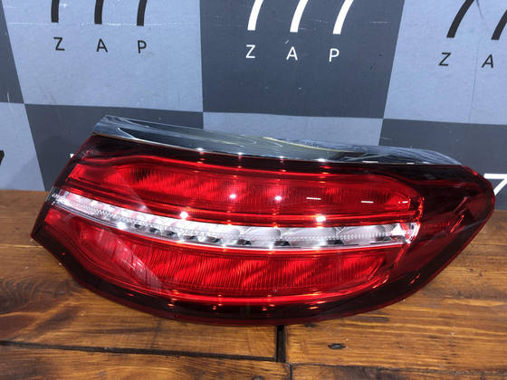 Фонарь задний правый Mercedes GLE (C292) 15-19 Б/У Оригинал A2929064800
