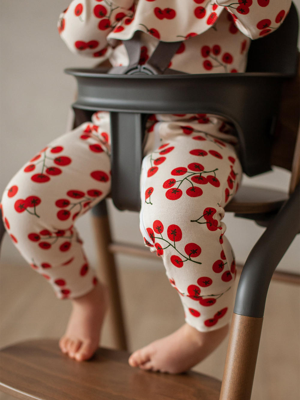 Комбинезон Mjölk Sleep and Play Томаты Черри, на манжетах, уценка