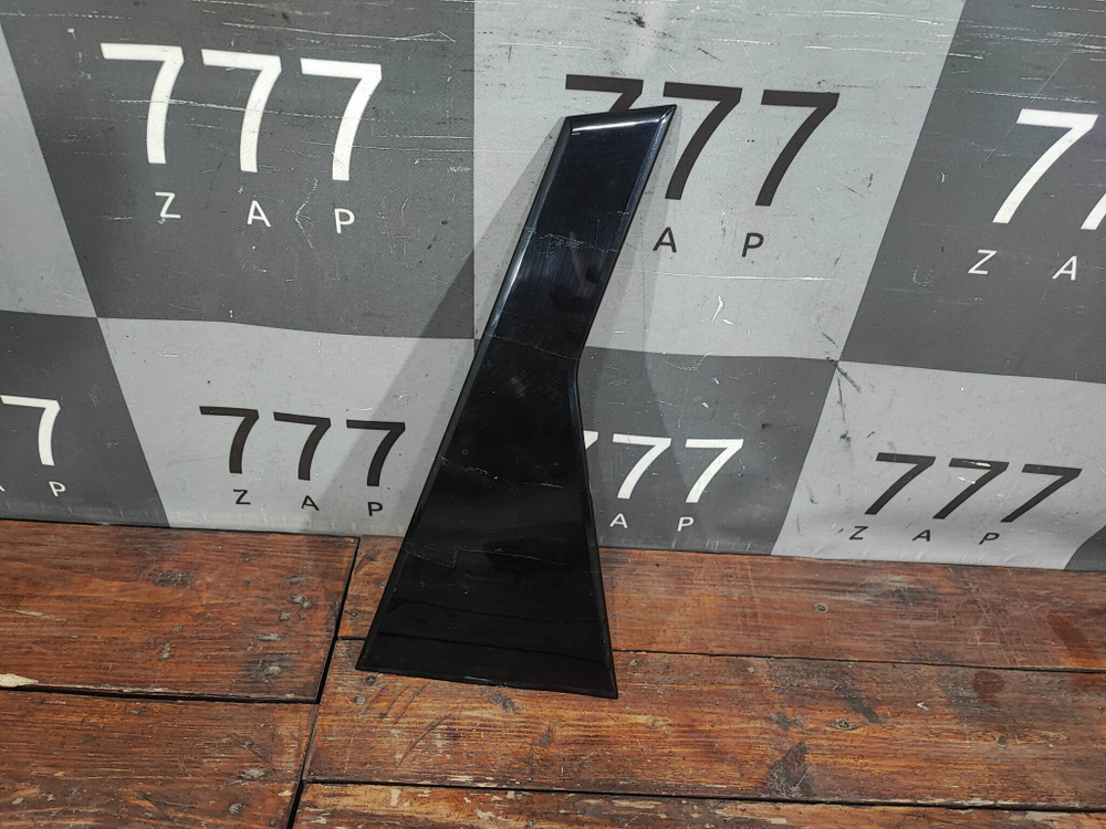 Накладка двери задней правой Hyundai Santa Fe 4 (TM) 18-нв Б/У Оригинал 83280S1000