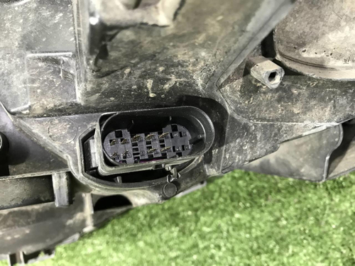 Фара правая Mercedes GLE W166 (2015-2018) LED