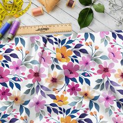 Ткань муслин яркие жёлтые и розовые ромашки на белом фоне