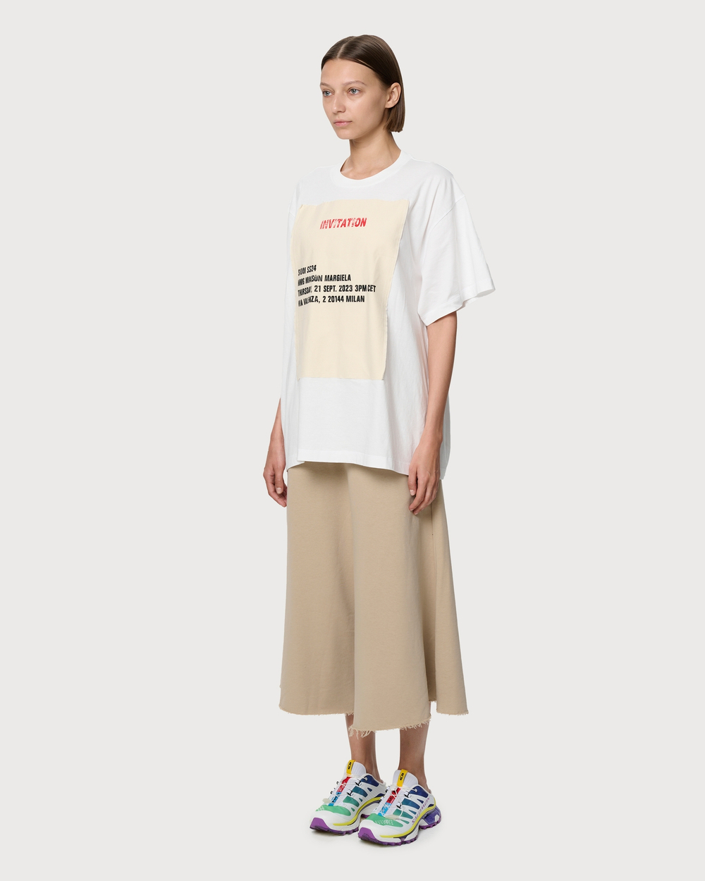 MM6 MAISON MARGIELA ФУТБОЛКА ЖЕНСКАЯ БЕЛАЯ С АППЛИКАЦИЕЙ