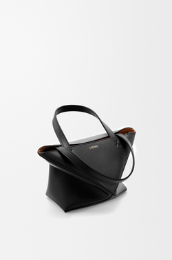 Loewe Мини-сумка Puzzle Fold из блестящей телячьей кожи, черный
