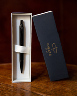 Набор с гравировкой: Ежедневник недатированный и шариковая ручка Parker IM Achromatic Matte Black (ч