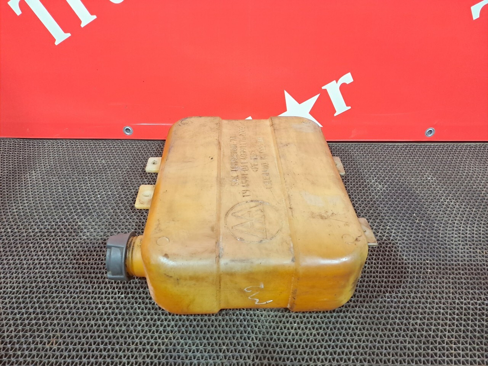 Бачок отопителя 7L