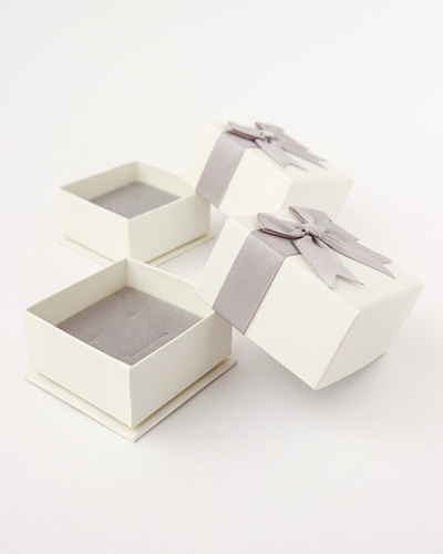 Футляр картонный с бантиком, серия "ВИКТОРИЯ", 70х70х42 мм