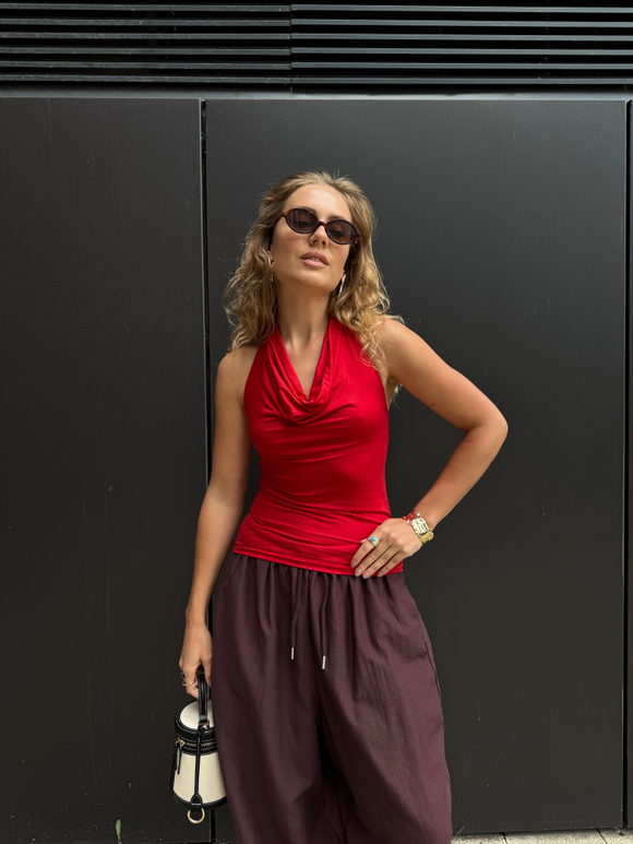 Топ Лейла красный