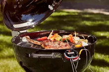 Угольный гриль Weber Master-Touch GBS Premium E-5770, 57 см, чёрный