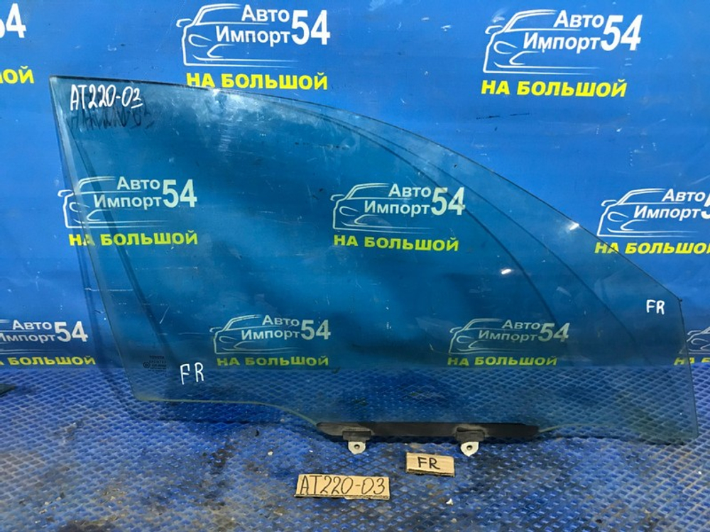 Стекло двери передней правой TOYOTA AVENSIS 1999