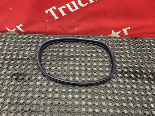 Уплотнитель инстpумeнтальногo ящикa 2019г