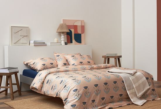 Комплект постельного белья "Летний цветок" из премиального сатина из коллекции russian north, 200х220 см