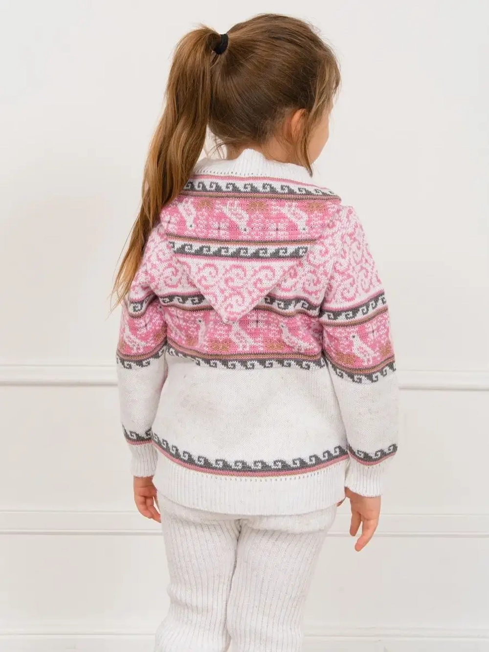 Кофта вязаная с капюшоном