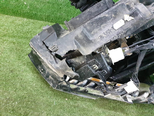 Битая Фара правая VW Passat B8 (2014-2020) LED