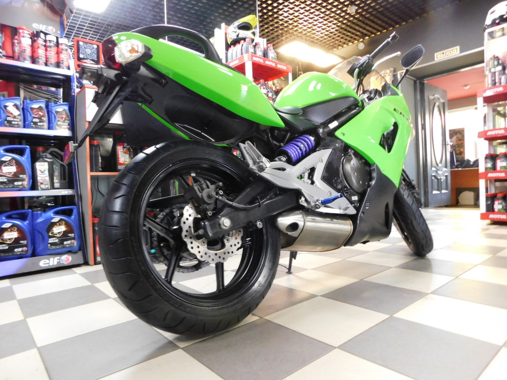 Kawasaki ER-6F JKAEX650AAA040874