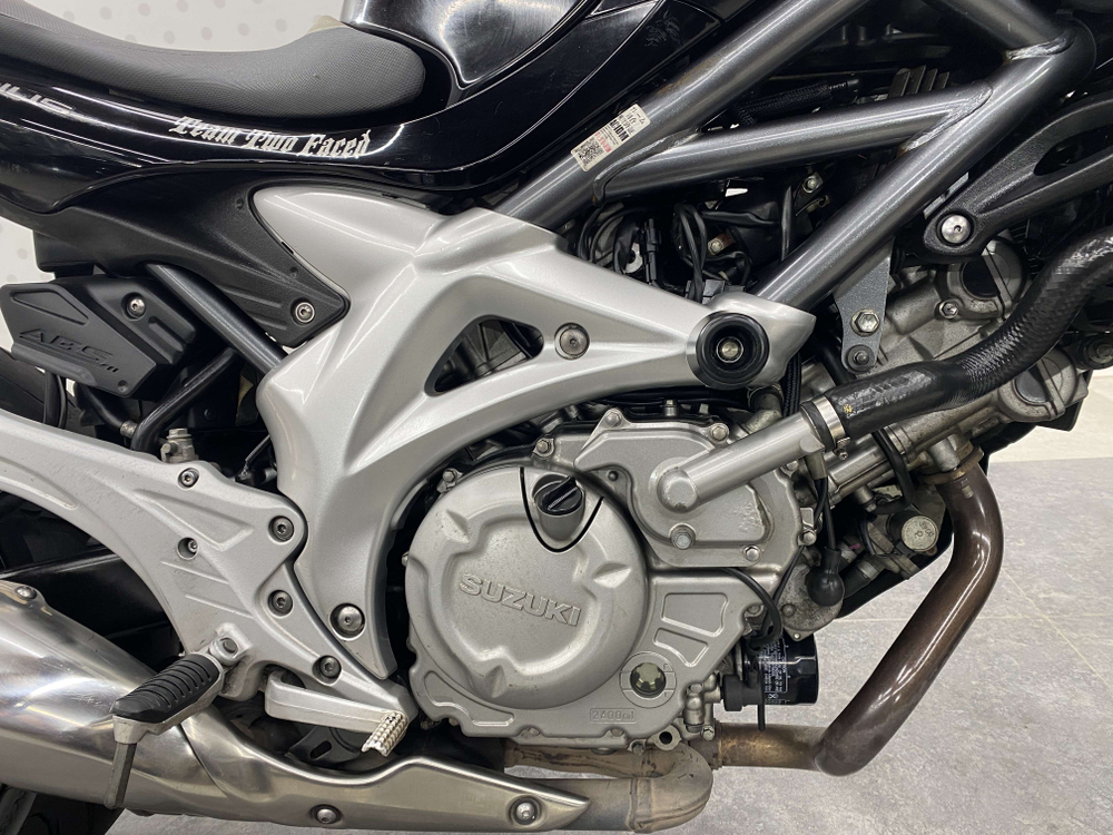 Suzuki Gladius SFV400 ABS , 2014