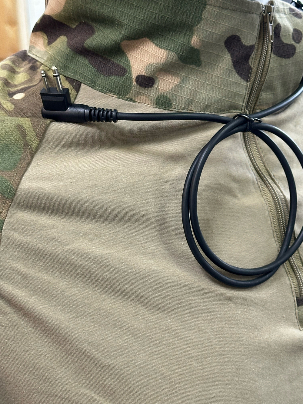 COMMUNICATION HEADSET V" тактические наушники для стрельбы. (Возможно крепление на шлем, крабы в комплекте)