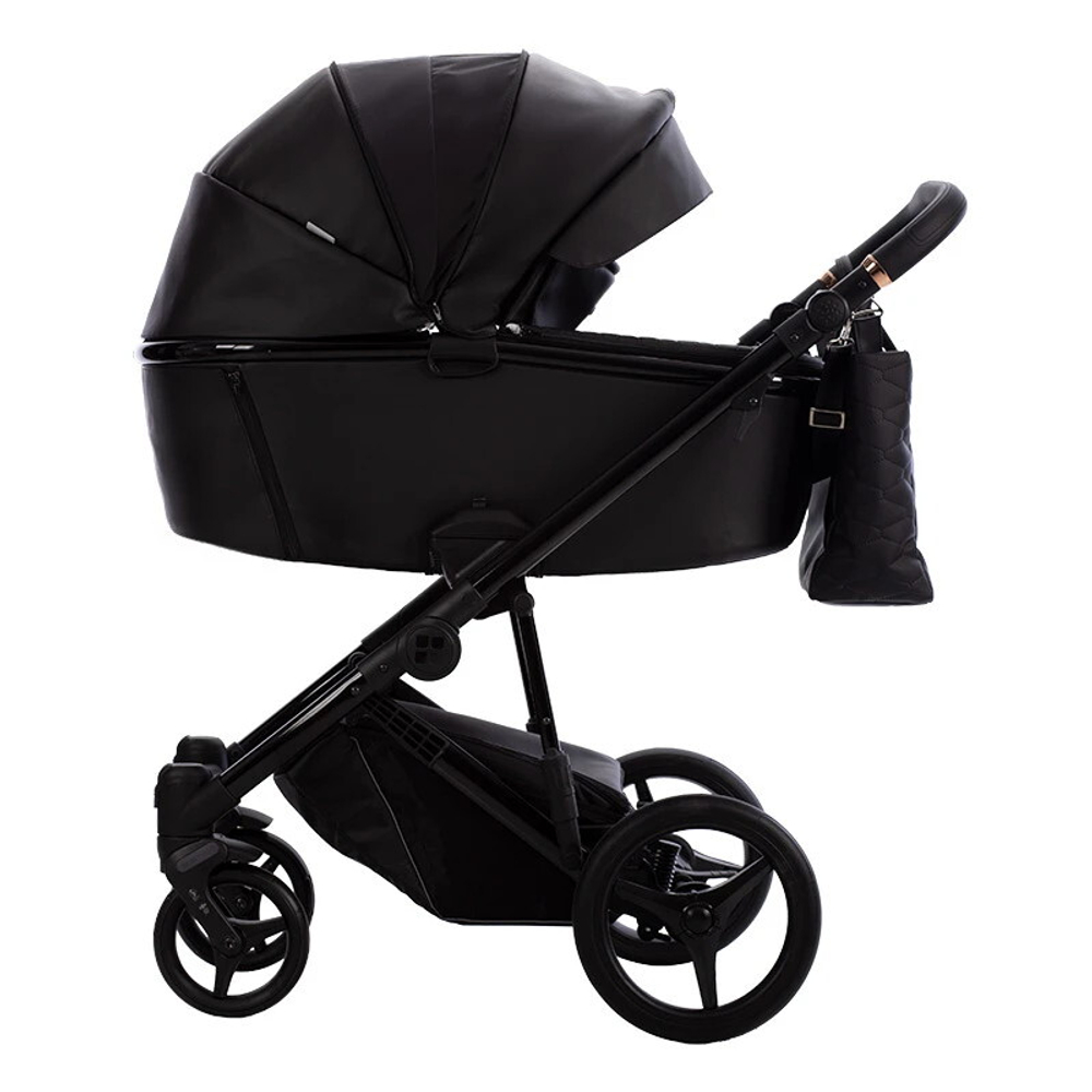 Детская коляска Bebetto Loren Gloss 3 в 1 с автокреслом Avionaut Cosmo 01 черная кожа