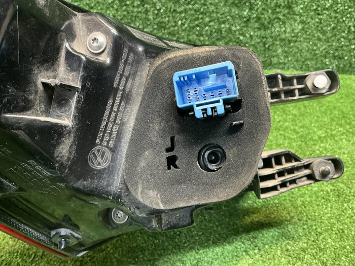 Фонарь правый внешний VW Touareg 3 (2018-2023)