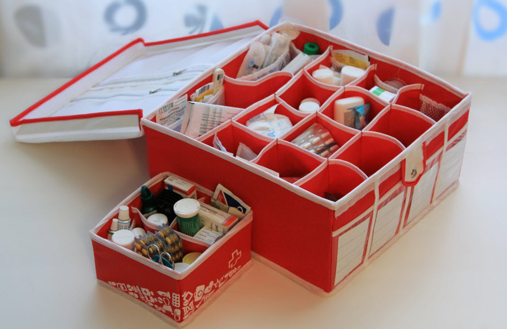 Аптечка домашняя 32х32х16 (красная)