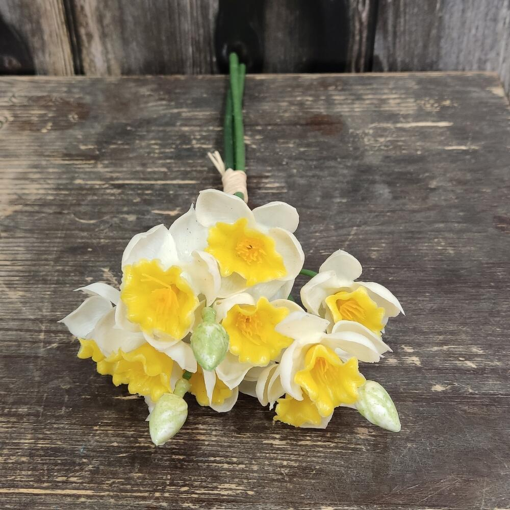 Букет нарциссов, искусственных