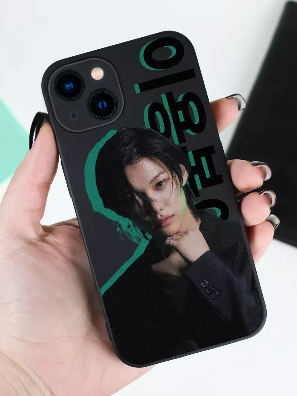 Чехол на iPhone 13 с принтом