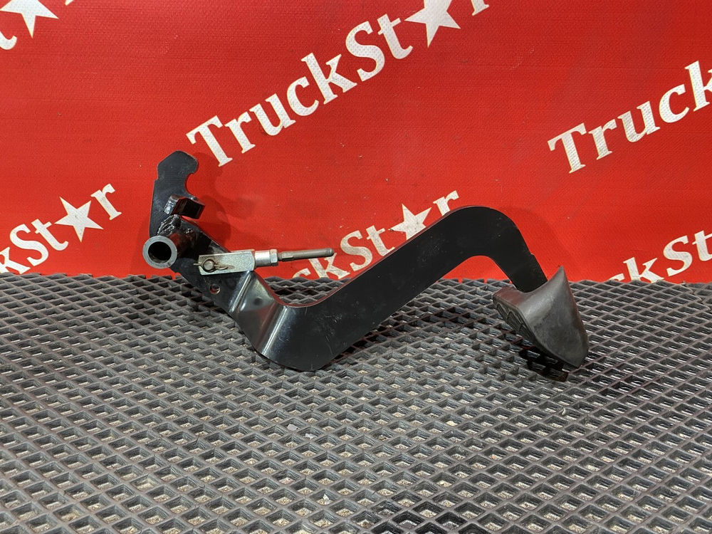 Педаль тормоза