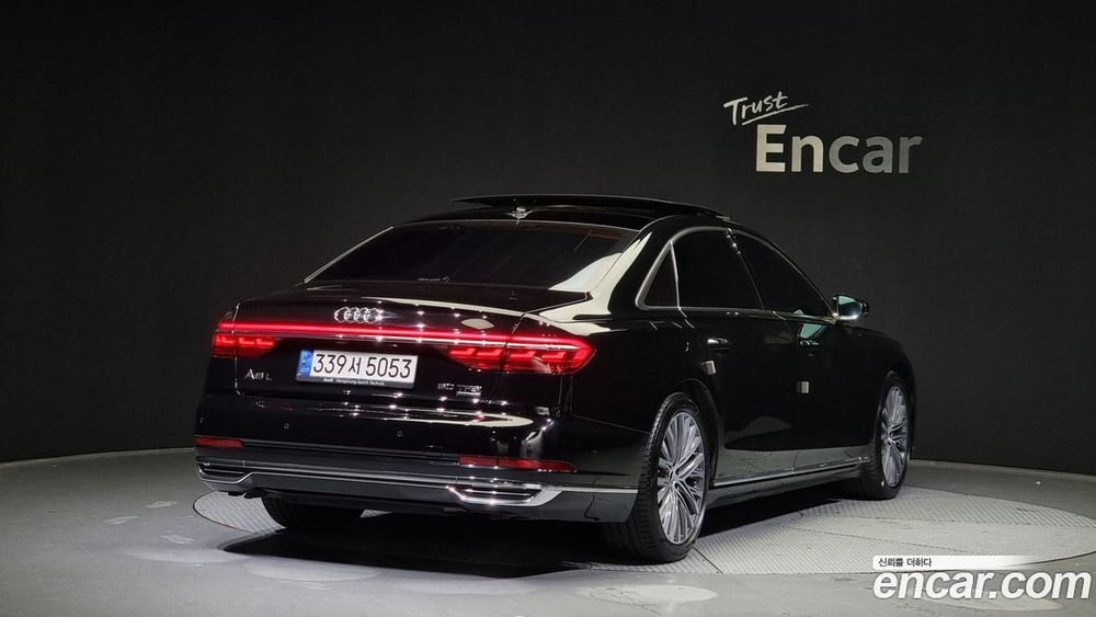 Audi A8 (D5) 60 TFSI Quattro LWB (08.2021)