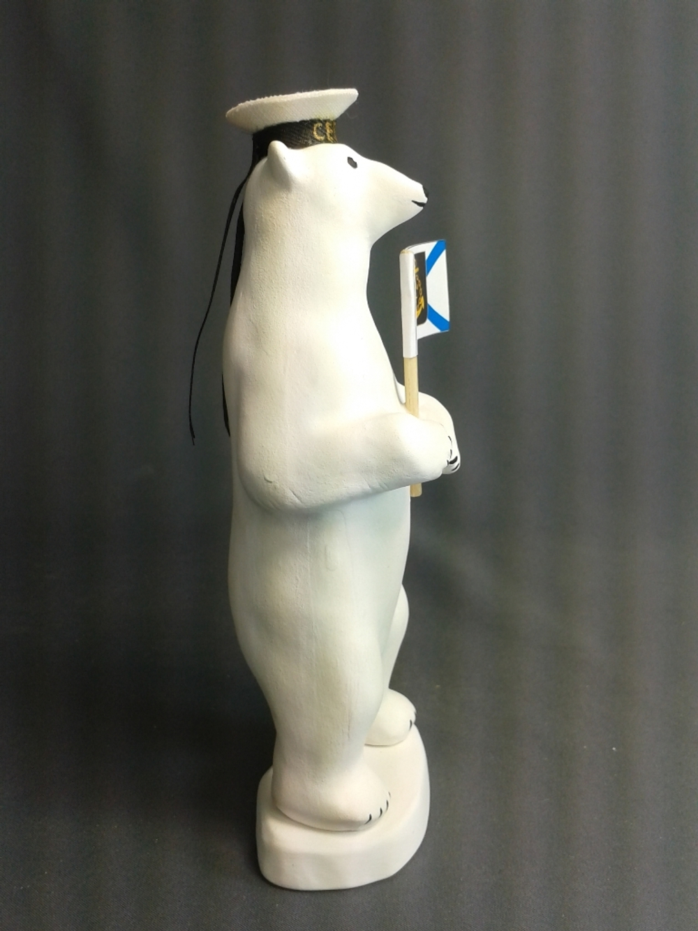 Сувенир Белый медведь на льдине с флажком в бескозырке