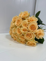 Букет из 25 шт кремовой розы 50см