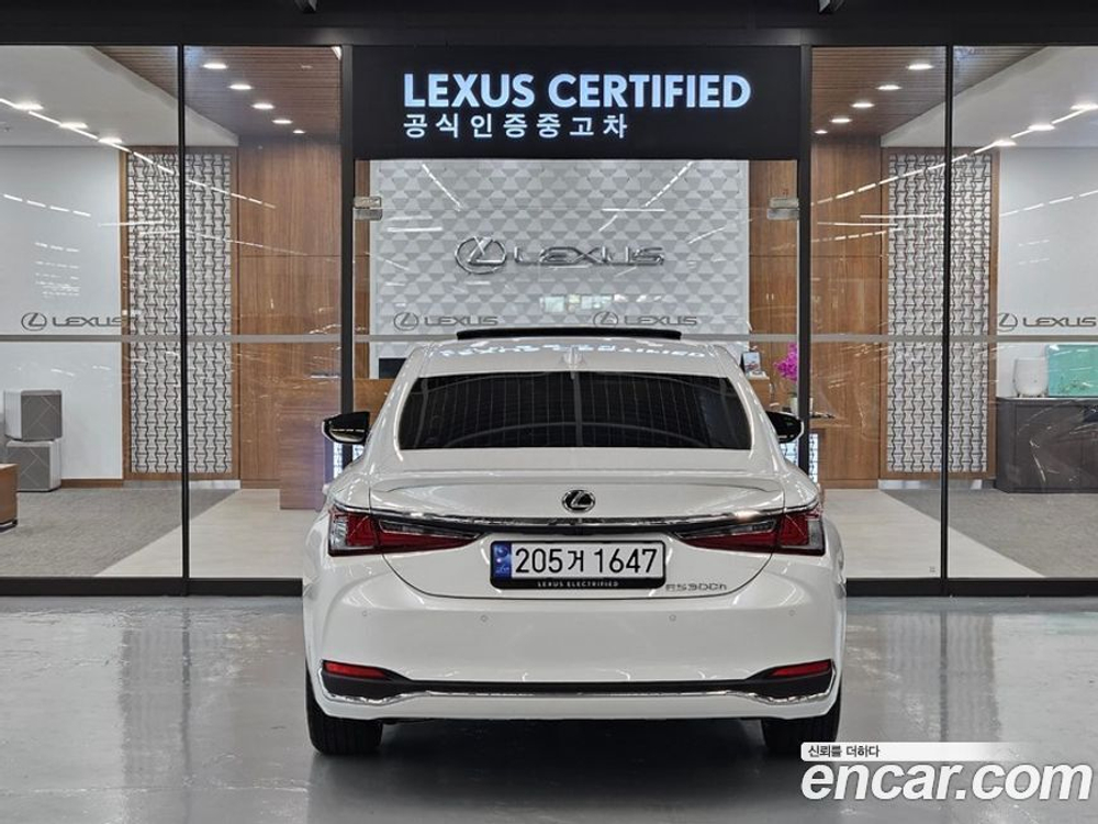 Lexus ES300h 7 Generation Executive (10.2023)