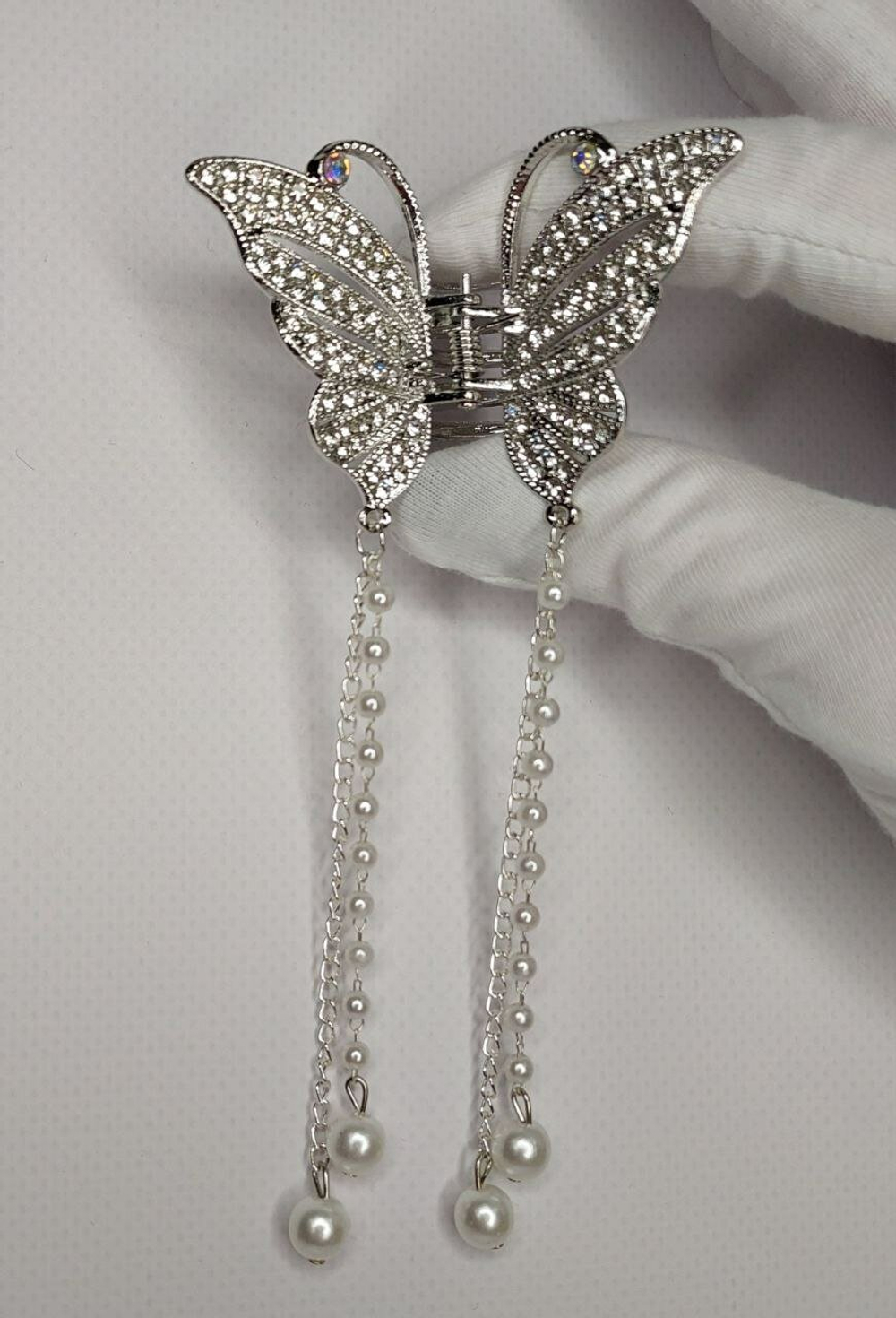 Блестящий краб заколка бабочка для волос. Универсальная.Металлическая. Модерн с  кисточками из страз. Цвет Золото