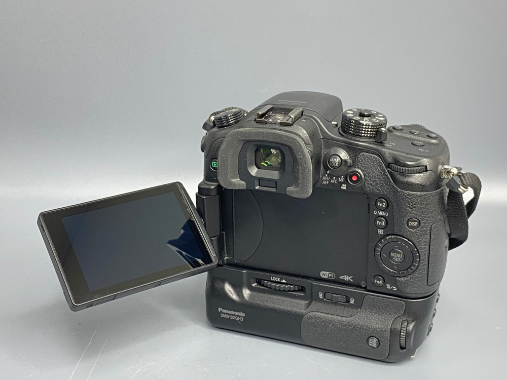 Panasonic Lumix DMC-GH4 + бат. блок