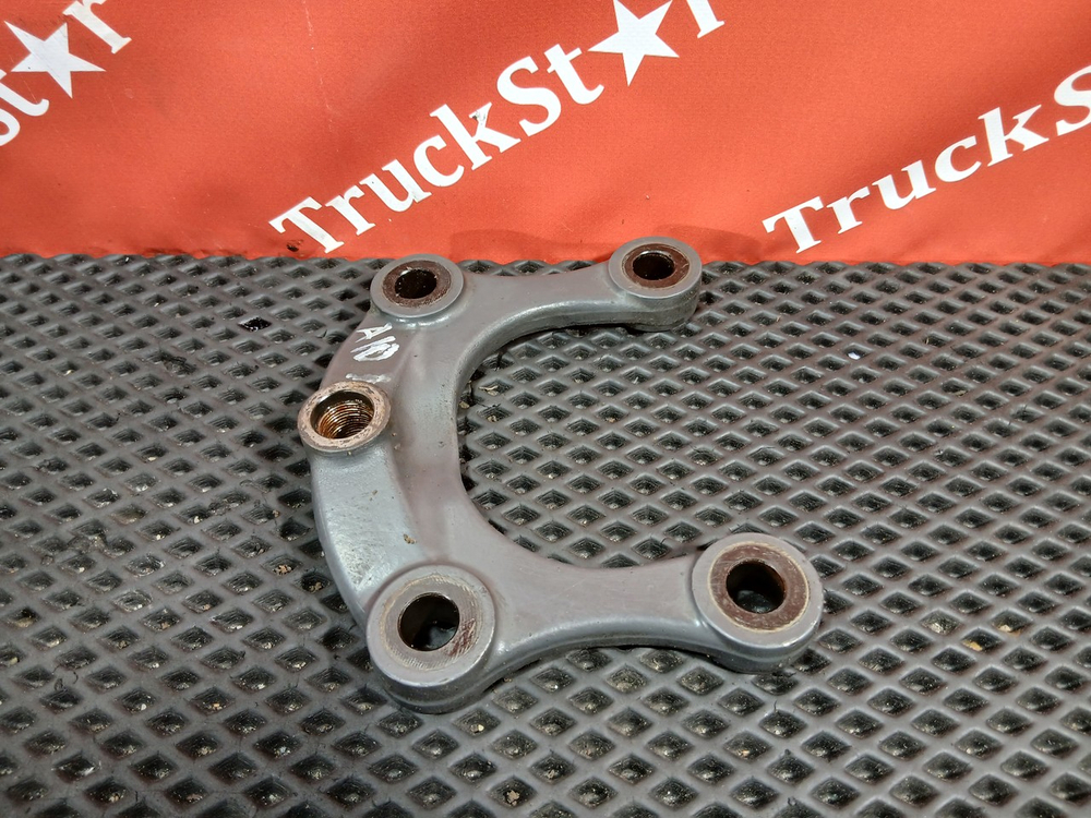 Кронштейн амортизатора