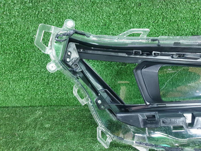 Стекло фары правое Toyota RAV4 5 XA50 (2018-н.в.)