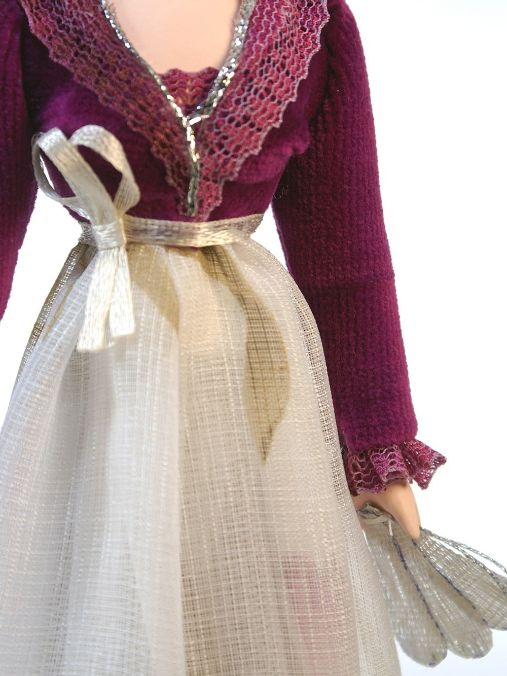 Кукла коллекционная в костюме для прогулок 19 века.