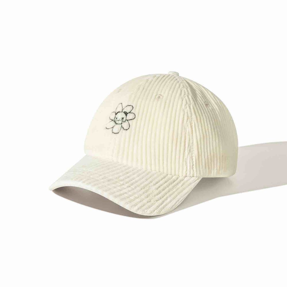 Купить Кепка Ymkashix Velvet Face Flower белая Кепка Ymkashix Velvet Face Flower белая